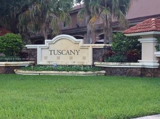 8230 SW 29th St #104, Hollywood, FL 33025