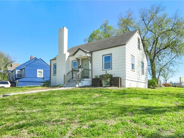 11201 E 40th St, Independence, MO 64052