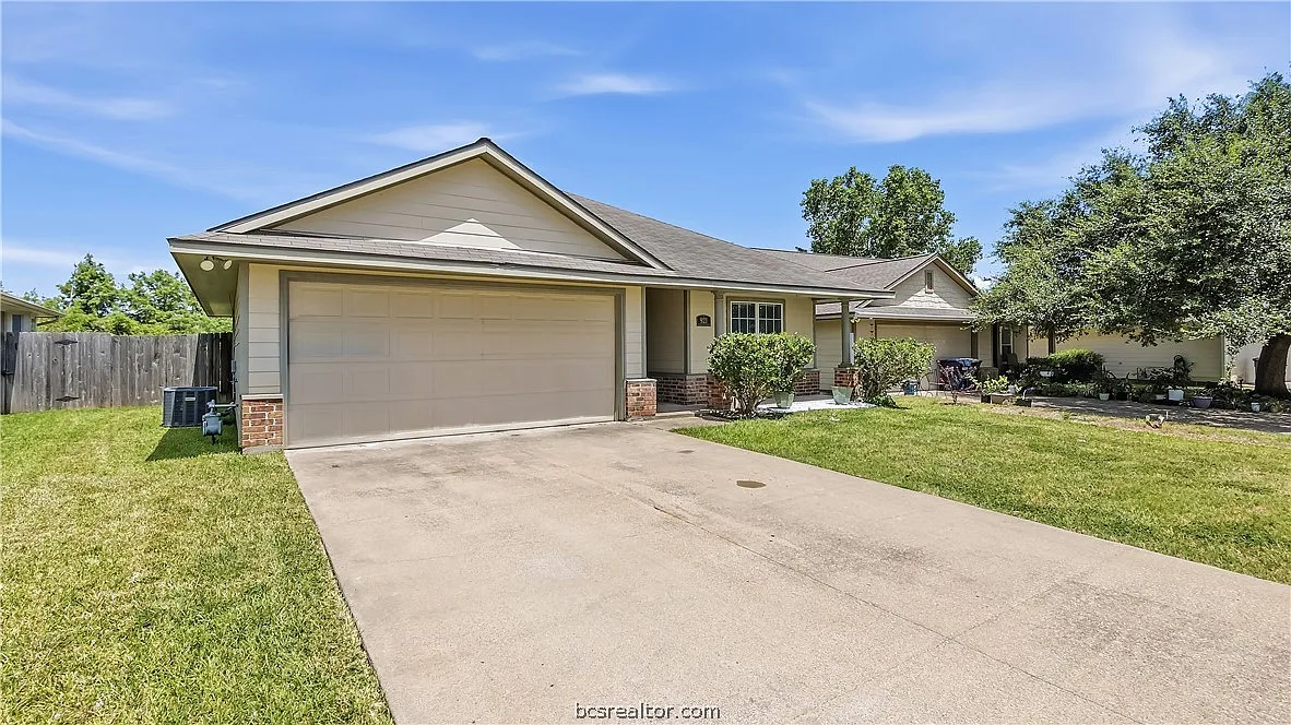 3 bed, 1214 sqft, $1,800 — Photo 2