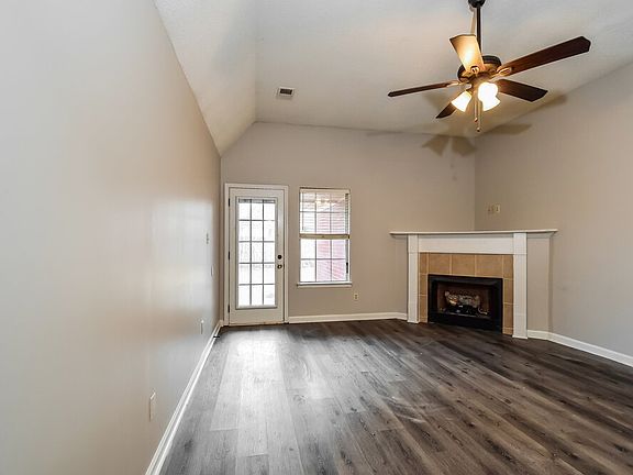 5th image of 8238 Regal Bend Dr