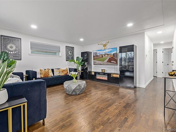 3rd image of 4526 Wyandot Street