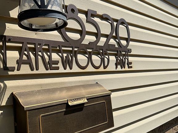 3rd image of 8520 Lakewood Ave