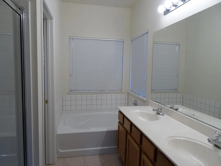 1956 Leford Way — Photo 5