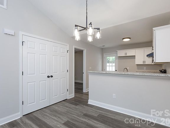 3rd image of 1530 Tiana Way