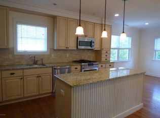 25 Le Grande Ave #C, Greenwich, CT 06830