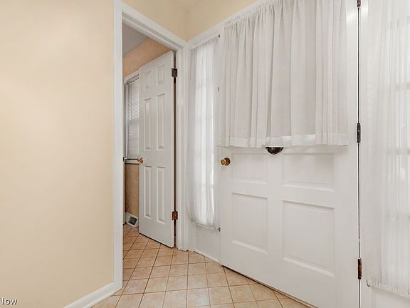 4th image of 365 Avon Belden Rd