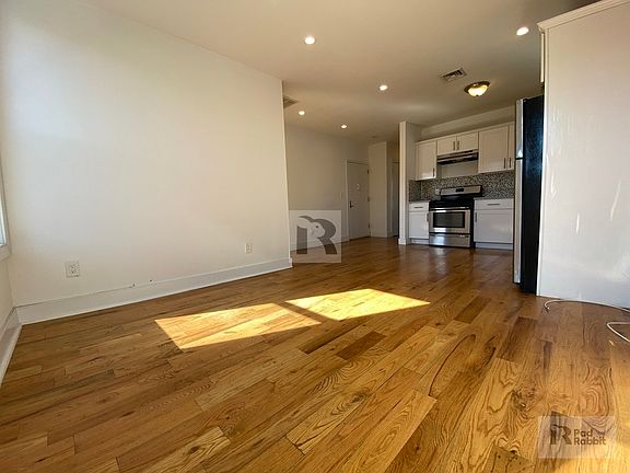 4th image of 31 Garden St #2A