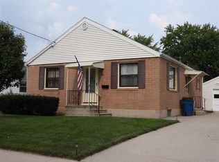 851 Appleton St, Menasha, WI 54952