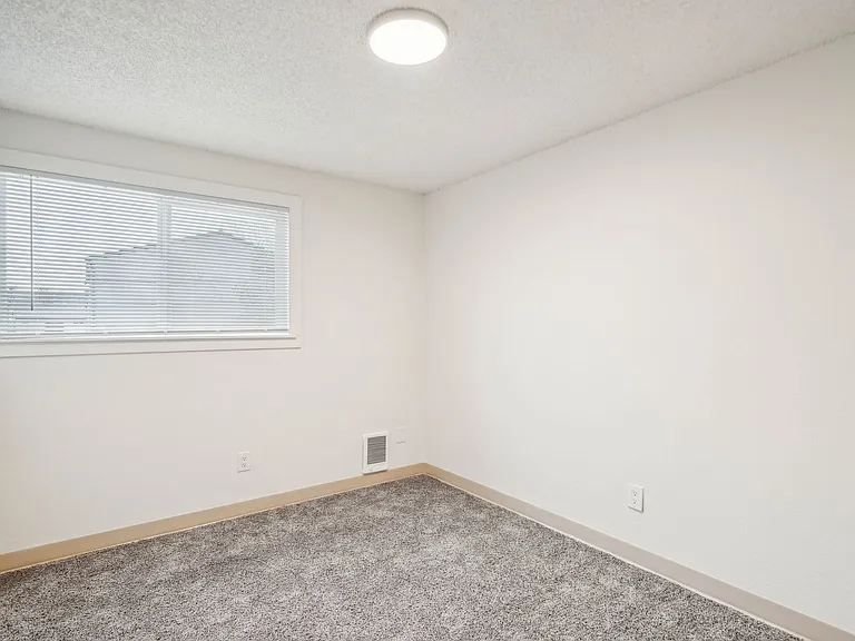 The 1800 Place Apartments — Photo 41