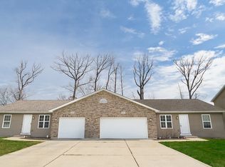 693 Dearborn Rd UNIT F, Valparaiso, IN 46385