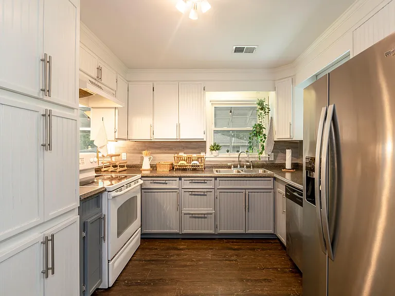 2243 Guerry Ave #B — Photo 4