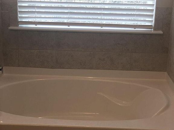 5th image of 4929 Elm Brook Dr S