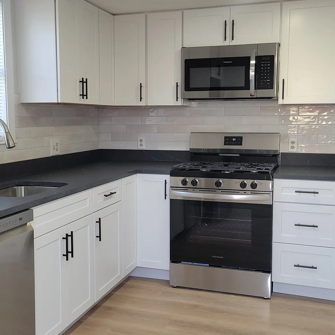 2 bed, 2.0 bath, 1457 sqft, $3,500 — Photo 2