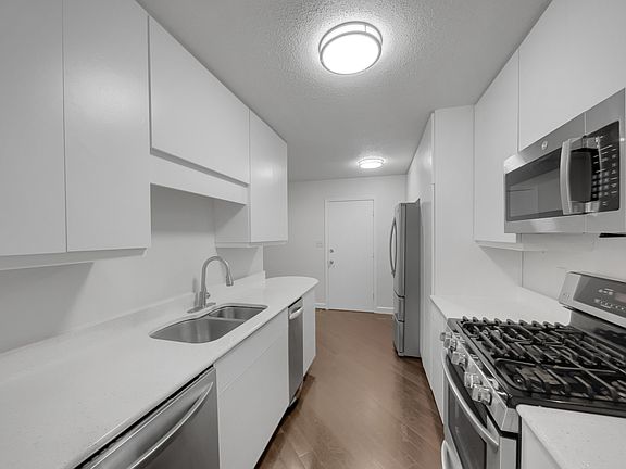 2nd image of 1200 Riverwood Pl APT 10