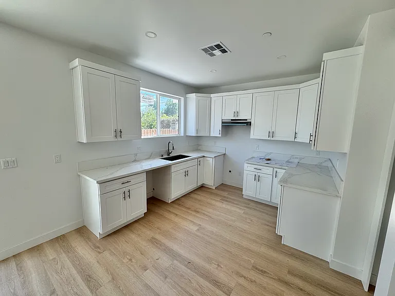 7753 Ostrom Ave — Photo 5