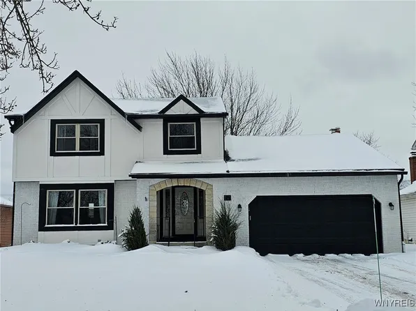 369 Macarthur Dr, Williamsville, NY 14221