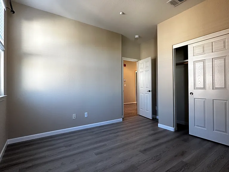 611 Falling Star Dr — Photo 20