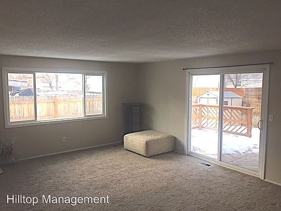 4th image of 606 Summit Dr