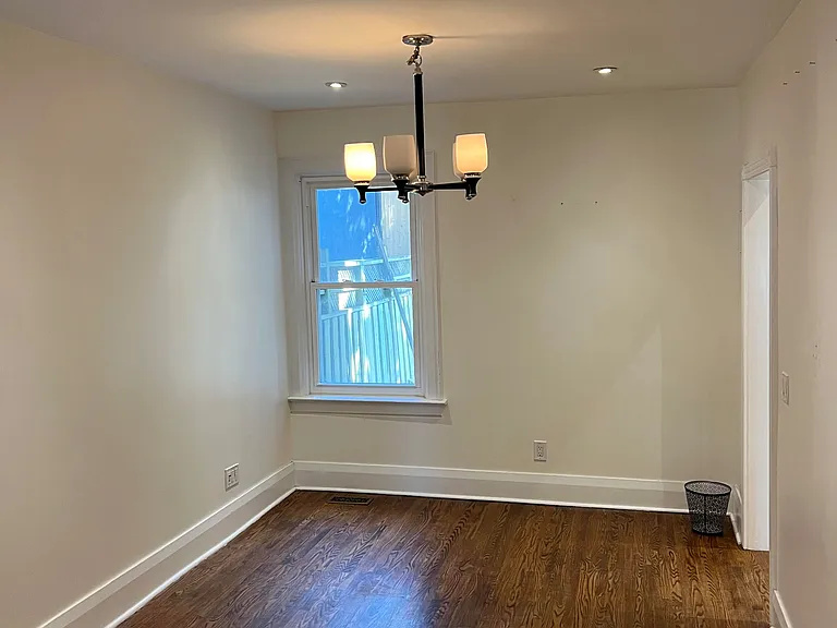 121 Maplewood Ave — Photo 5
