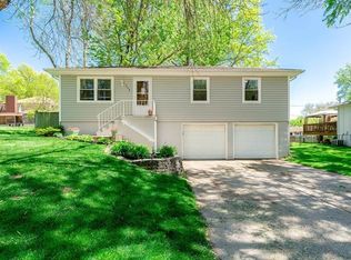 208 NW 3rd St, Blue Springs, MO 64014