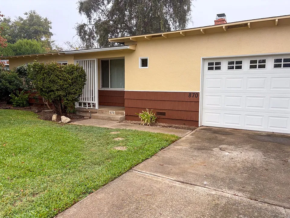 870 Moss Ave