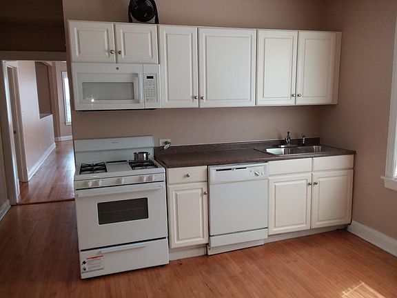 2nd image of 2524 W Cortez St #1R
