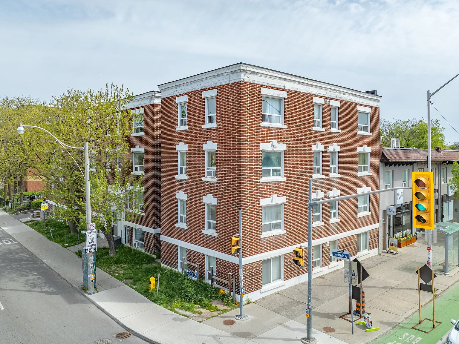 Donlands Apartments — Photo 2