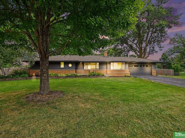 11418 Pierce St, Omaha, NE 68144