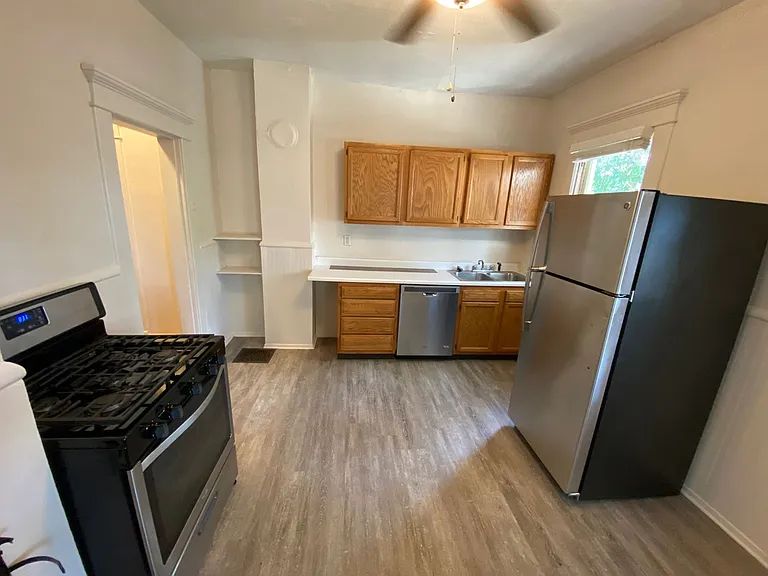 W Blake Ave 49-51 WR — Photo 7