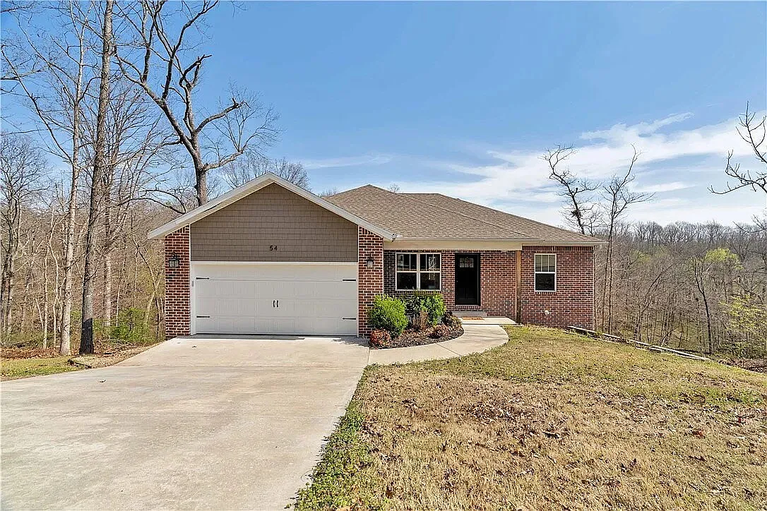 3 bed, 2.0 bath, 1450 sqft, $1,850 — Photo 3