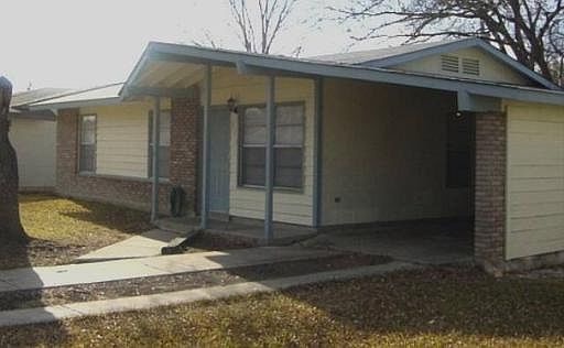 2nd image of 215 MOONSTONE ST