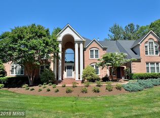 5901 Fairview Woods Dr, Fairfax Station, VA 22039