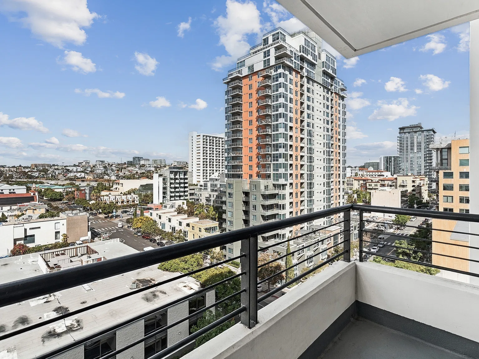 2 bed, 822 sqft, $3,395 — Photo 3