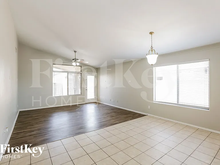 14944 N 133rd Dr — Photo 4