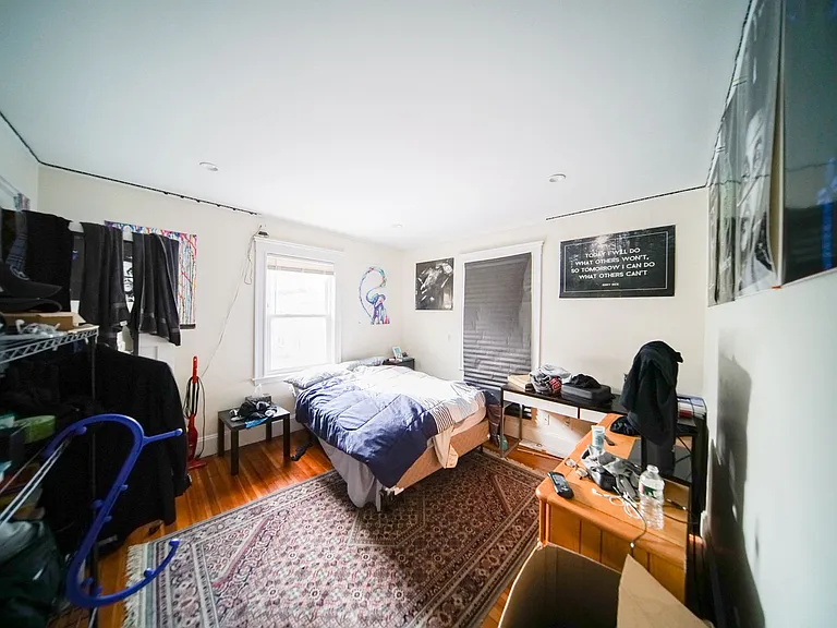 20 Sawyer Ter #1 — Photo 3