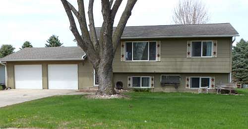 1772 Maple Park Circle, Windom, Mn 56101