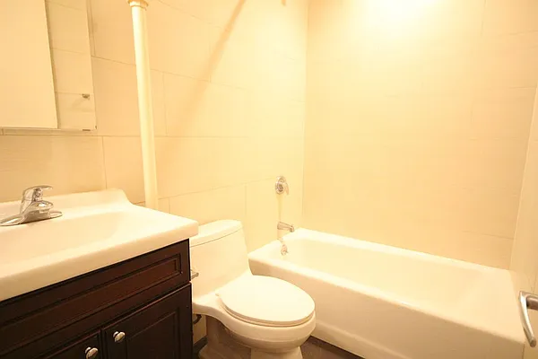 Rented by Dynamik Realty | media 32