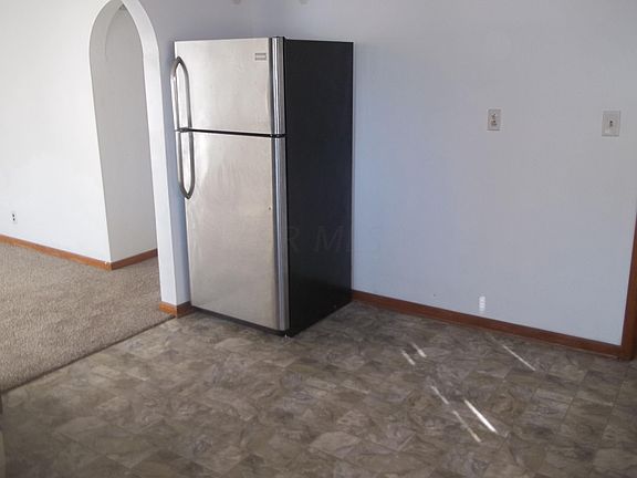 4th image of 836 Broadway St