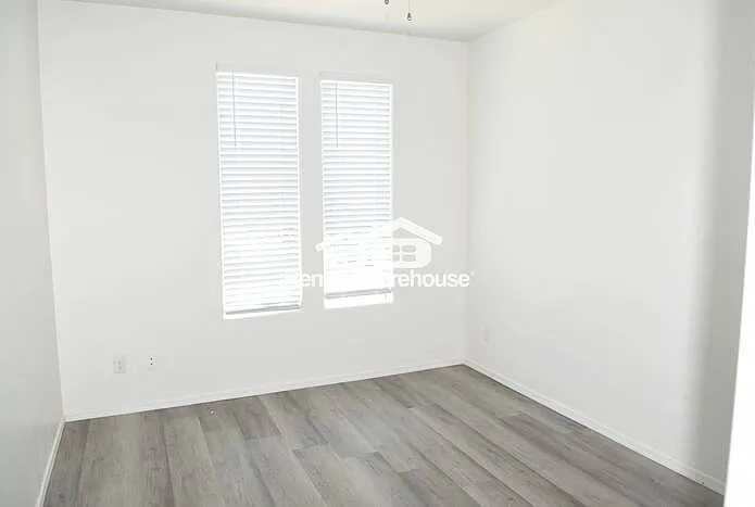 12480 N 174th Ln — Photo 5