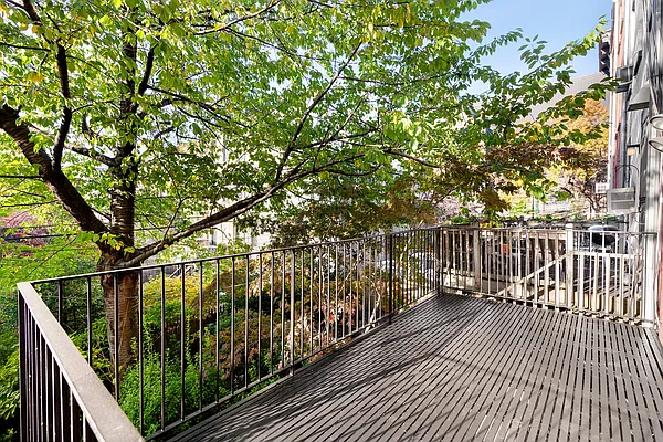 Rented by Corcoran | media 23