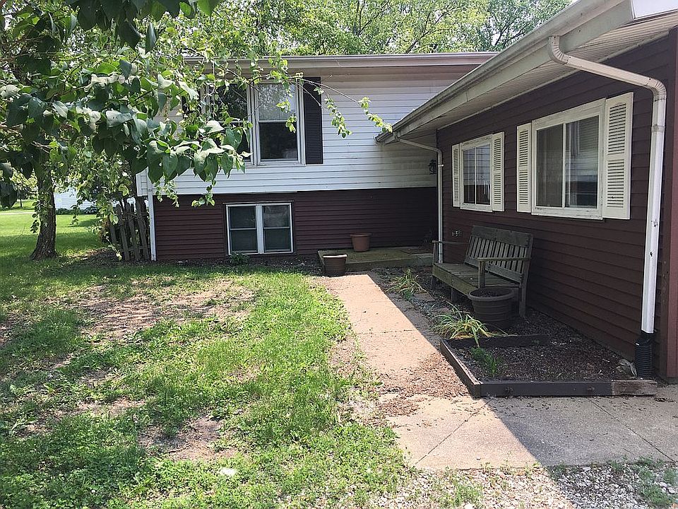 1st image of 208 Falcon Crest Dr