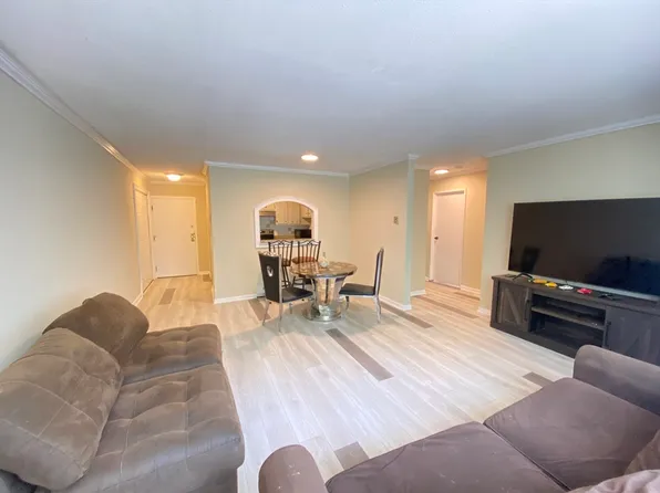 11 Weld St APT 27, Framingham, MA 01702