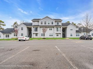 312 Waters Edge Dr #12B, Toms River, NJ 08753