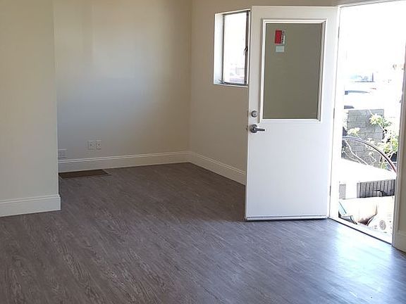 2nd image of 4652 Palm Ave