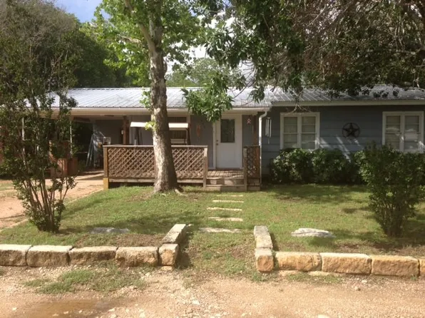 445 W Vaughan St, Bertram, TX 78605