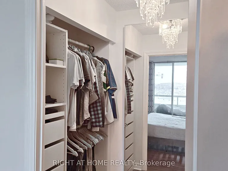 550 Webb Dr #914 — Photo 33