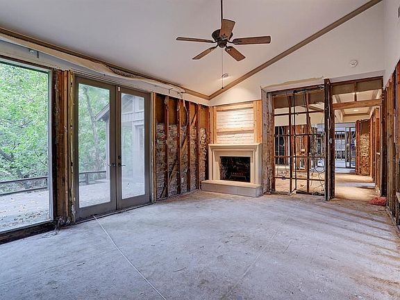 3rd image of 106 Cove Creek Ln
