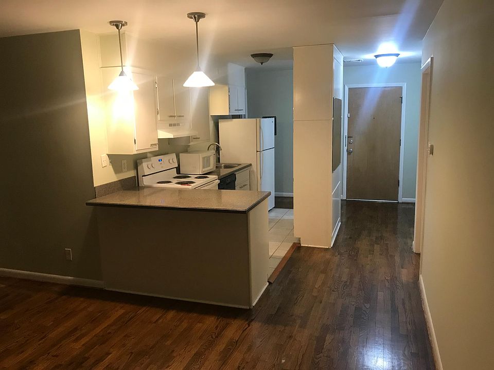 1st image of 770 E 61st St APT 5