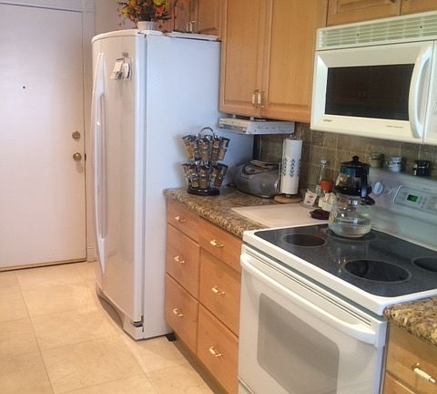 3rd image of 5400 Lindley Ave Unit 203