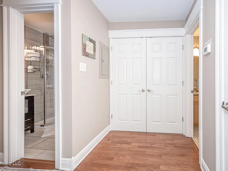 2421 Beachview Dr — Photo 22